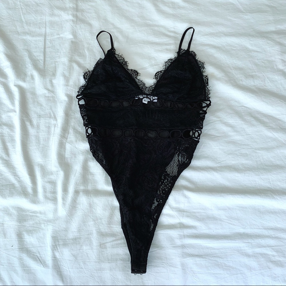 DOLLSKILL LACE BODYSUIT